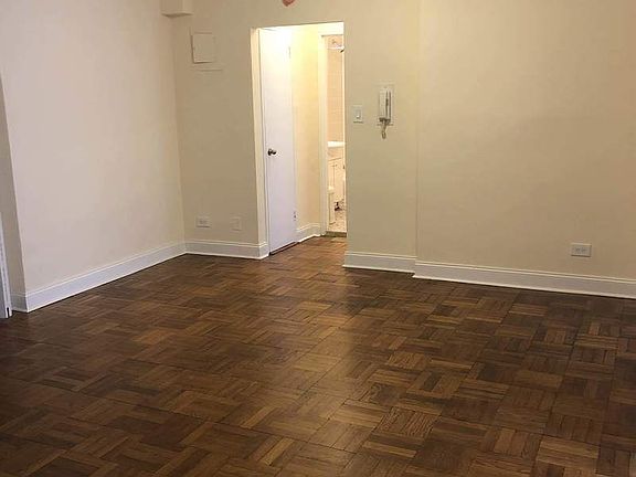 3rd image of 14210 Roosevelt Ave APT 103