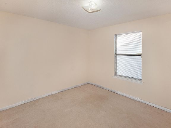 5th image of 8357 CENTURY POINT Drive N