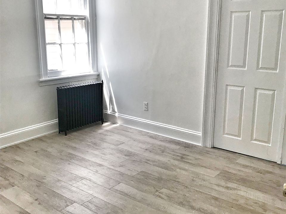2nd image of 72 Robinson Ave