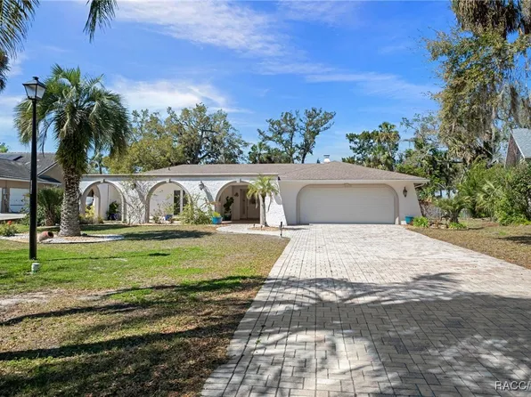 11857 W Riverhaven Dr, Homosassa, FL 34448