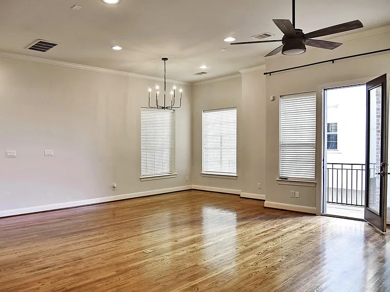 2211 Chenevert St #A — Photo 10