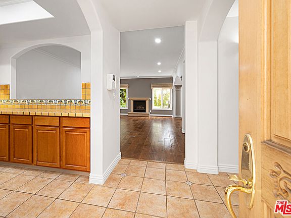 5th image of 1217 Yale St APT 103