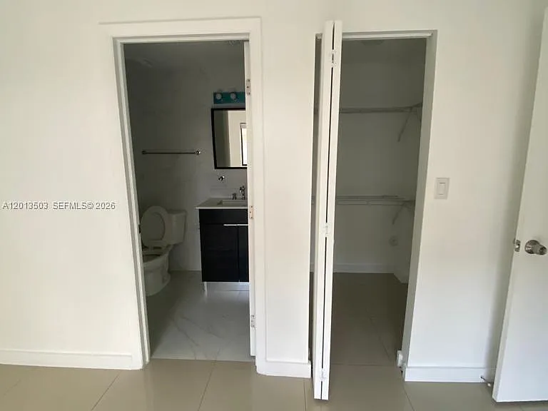 423 E 27th St #102 — Photo 12