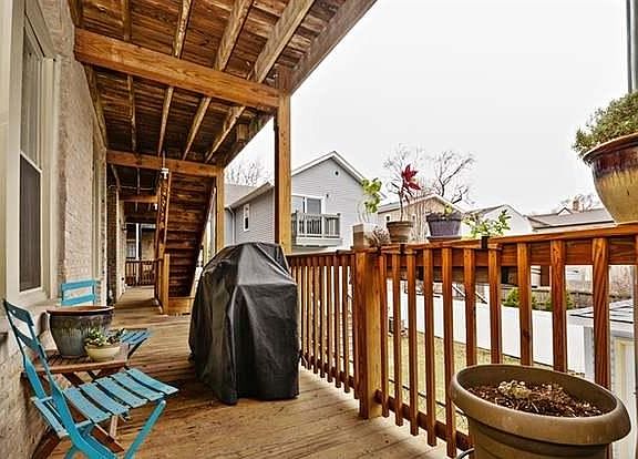 3rd image of 2148 W Ainslie St #3F
