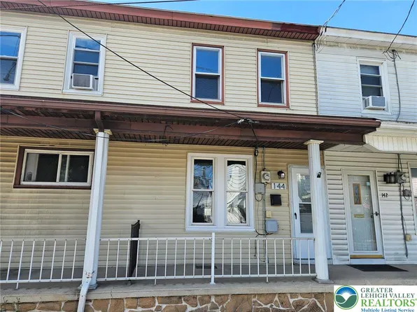 144 S Nichols St, Saint Clair, PA 17970