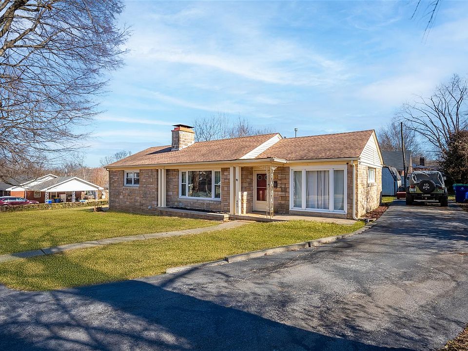 1st image of 405 Boxwood Dr