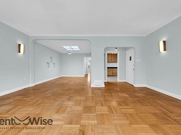 5th image of 824 Garfield St