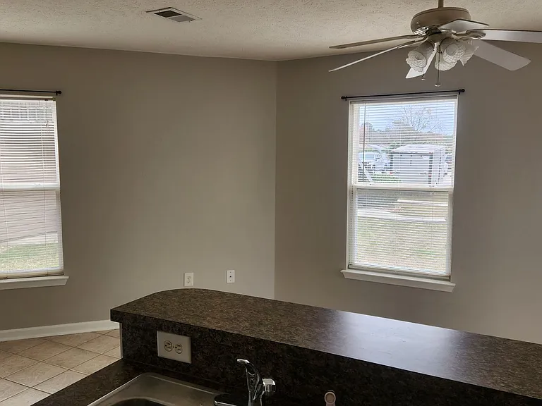409 Tree Top Ct #D — Photo 15