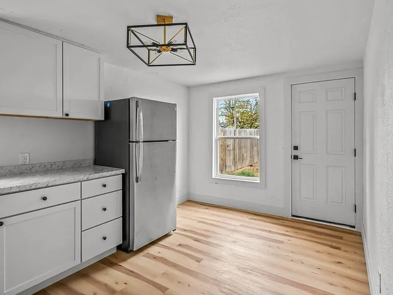 1536 W Atlantic St — Photo 12