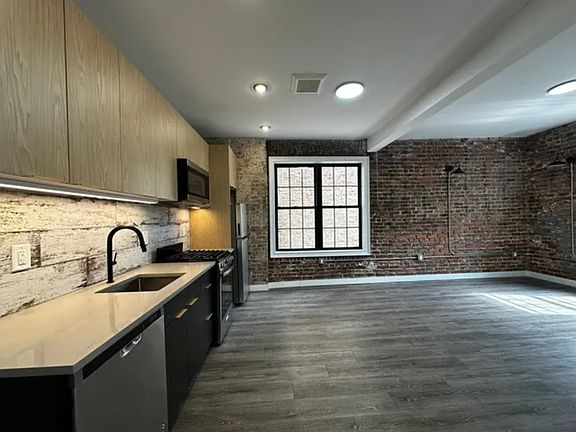 2nd image of 72 Arlington Avenue