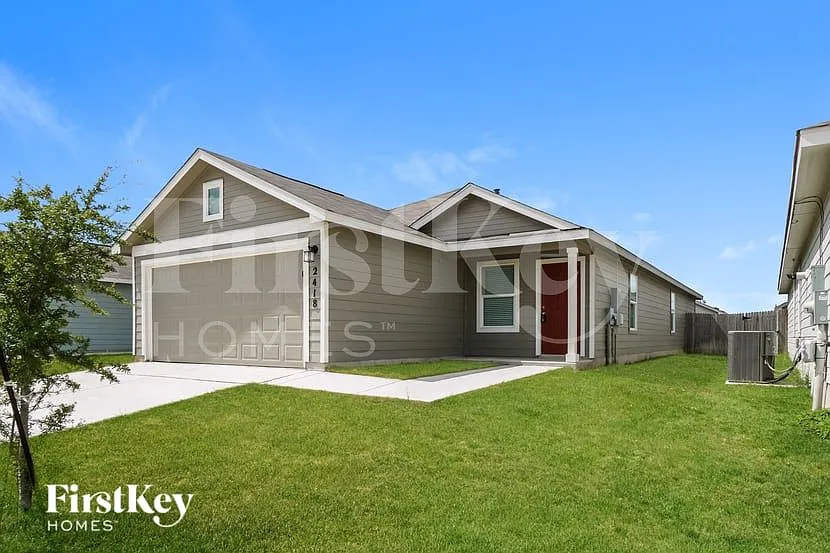 4 bed, 2.0 bath, 1627 sqft, $1,755 — Photo 2