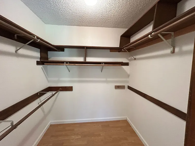 9471 Queen Oak Ct — Photo 15