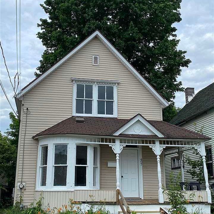 1st image of 407 N Pioneer Ave