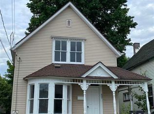 407 N Pioneer Ave, Negaunee, MI 49866