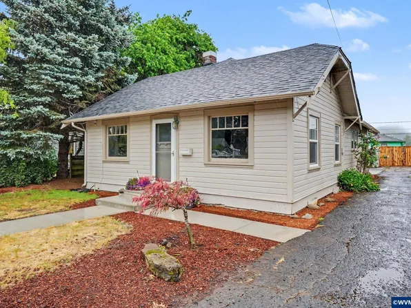 969 SE Miller Ave, Dallas, OR 97338