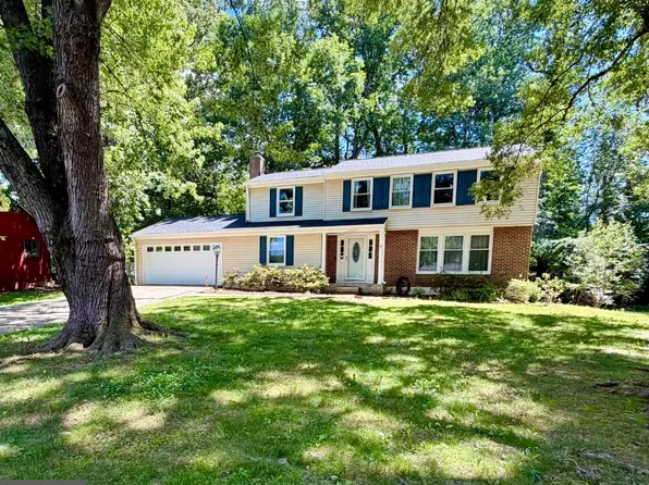 16017 Fairway Dr, Dumfries, VA 22025
