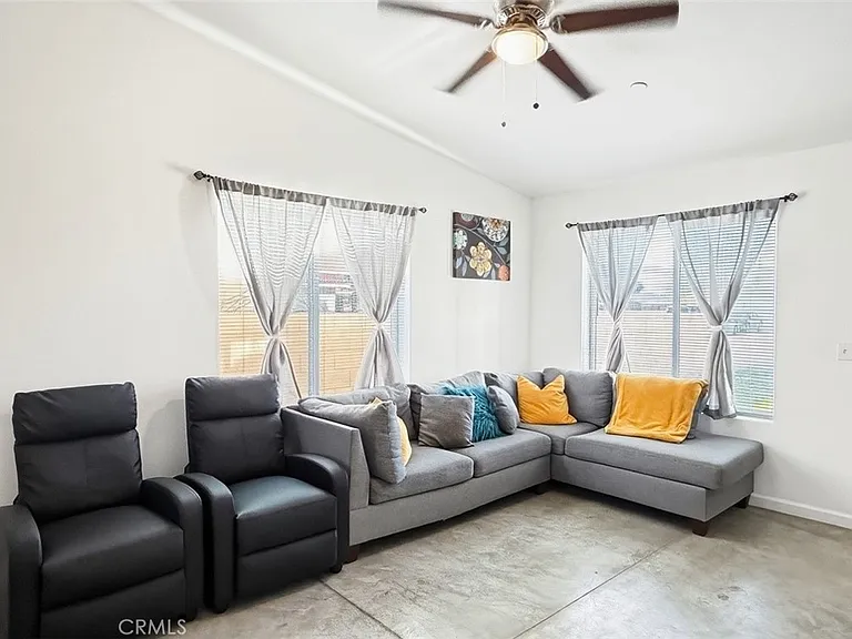 13244 El Cajon Dr — Photo 2