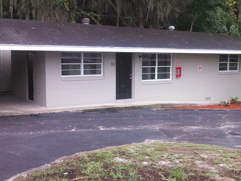 1st image of 26 W Herrick Dr