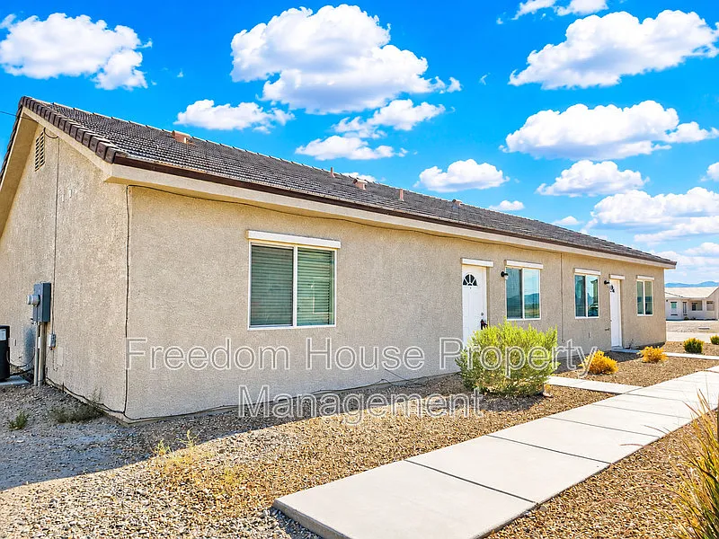 2 bed, 2.0 bath, 1097 sqft, $991 — Photo 3