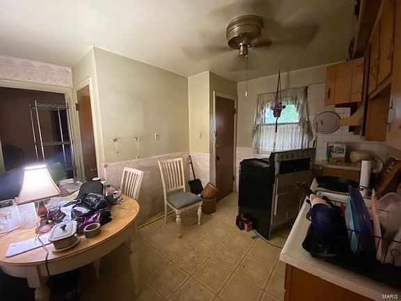 2nd image of 9425 Duenke Dr