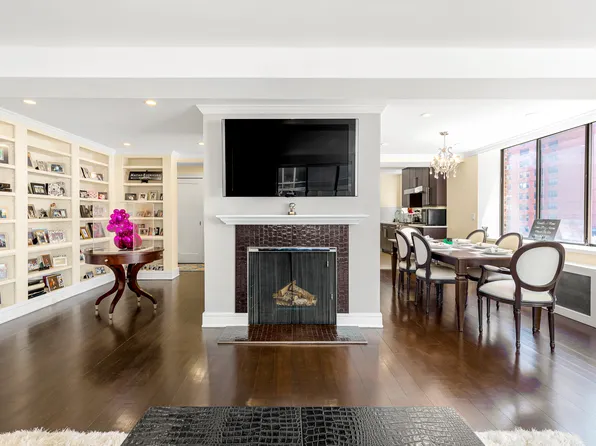 301 East 52nd Street image 1 of 10