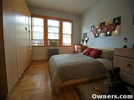 1st Floor Master Bedroom