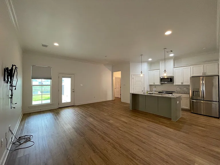 8112 Village Lake Ave — Photo 5