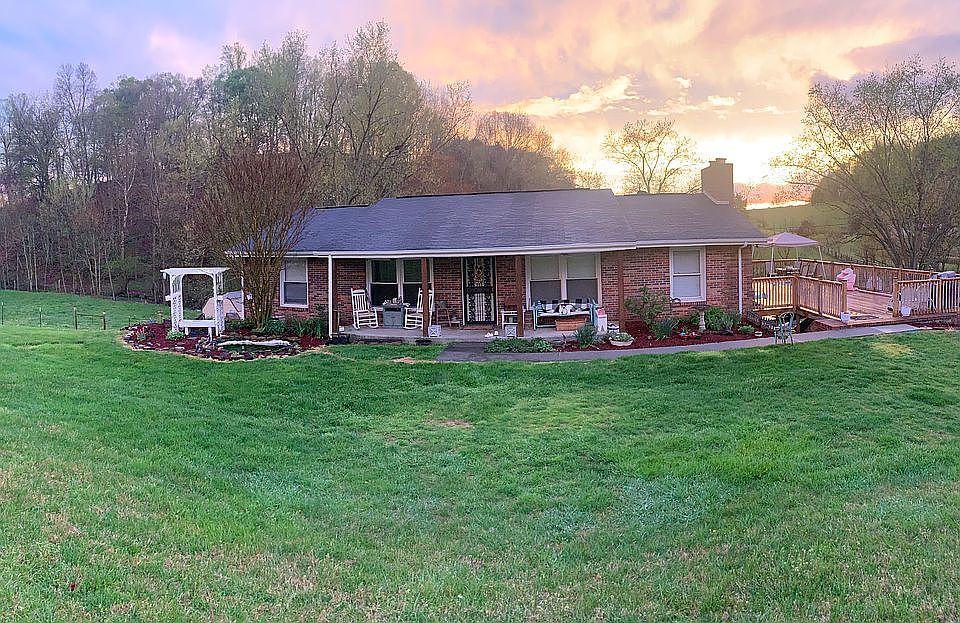2nd image of 1691 Harmony Rd
