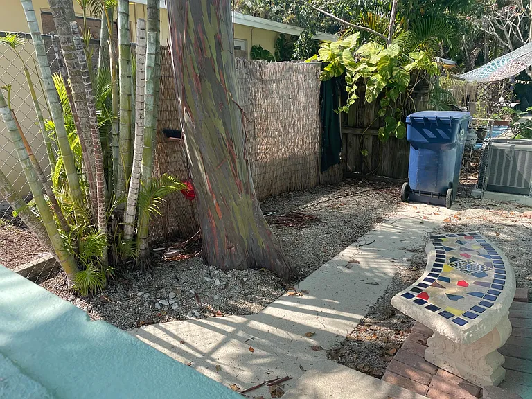 1001 NE 22nd Dr — Photo 7