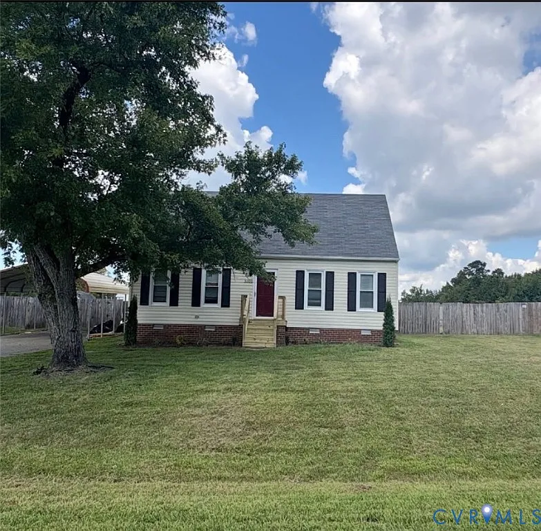 4 bed, 2.0 bath, 1350 sqft, $2,395 — Photo 1