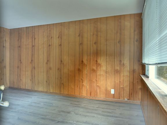2nd image of 5522 NE 193rd St