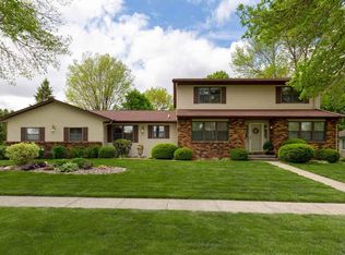 1845 Pinehurst Ln, Waterloo, IA 50701