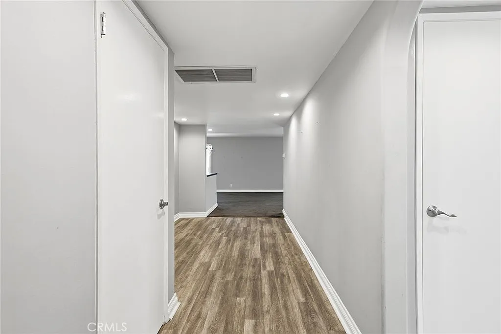 2 bed, 1690 sqft, $3,800 — Photo 3