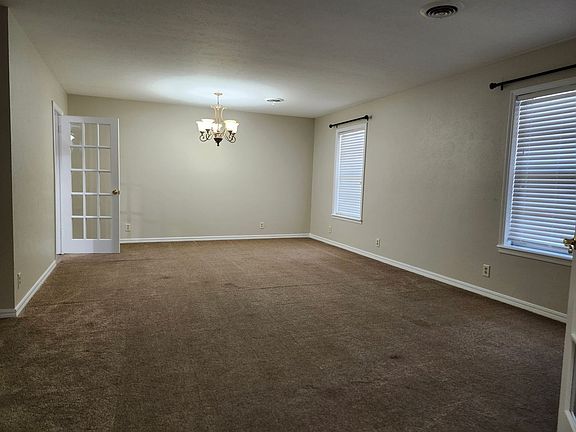 4th image of 1810 W 3rd Ct