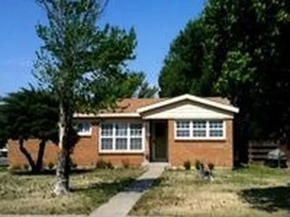 1618 S Grinnell St, Perryton, TX 79070