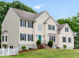 26 Noel Dr, Holliston, MA 01746