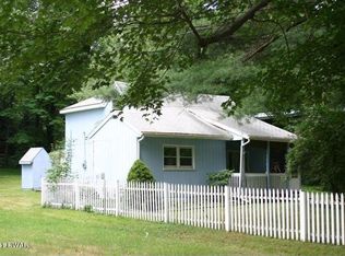 8 Collins Rd, Lake Ariel, PA 18436