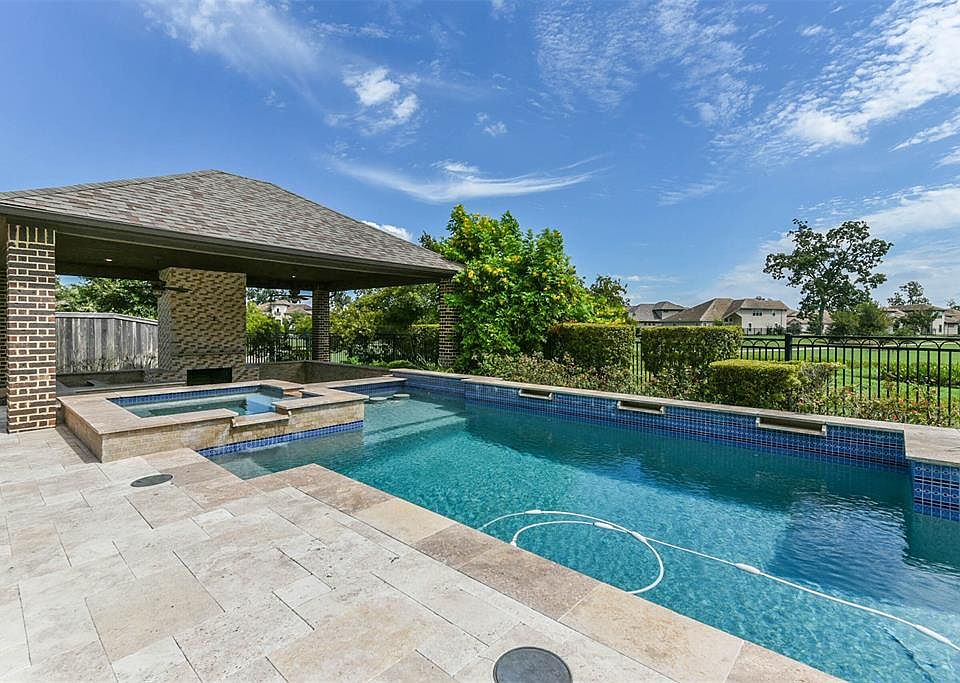 If you love to entertain, this is the house for you!