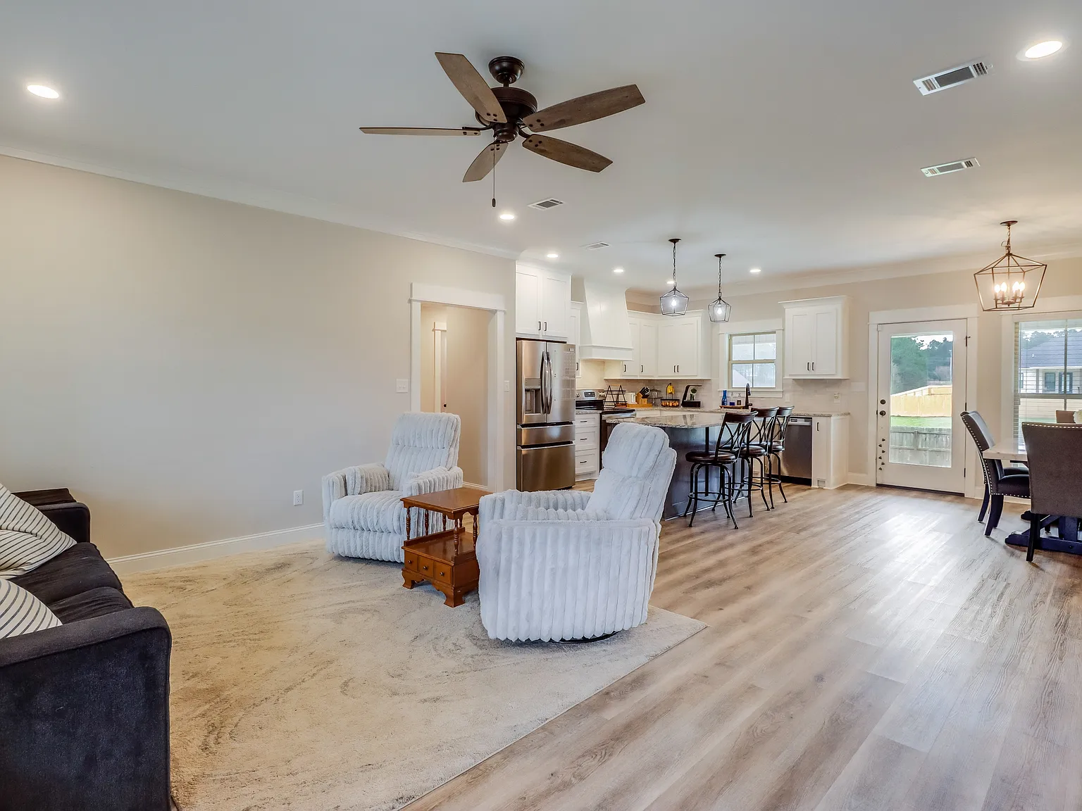 6 Stephens Lane - 1 — Photo 3