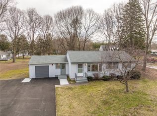 946 Bay Rd, Webster, NY 14580