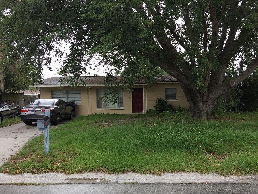 1st image of 3301 W Wallace Ave