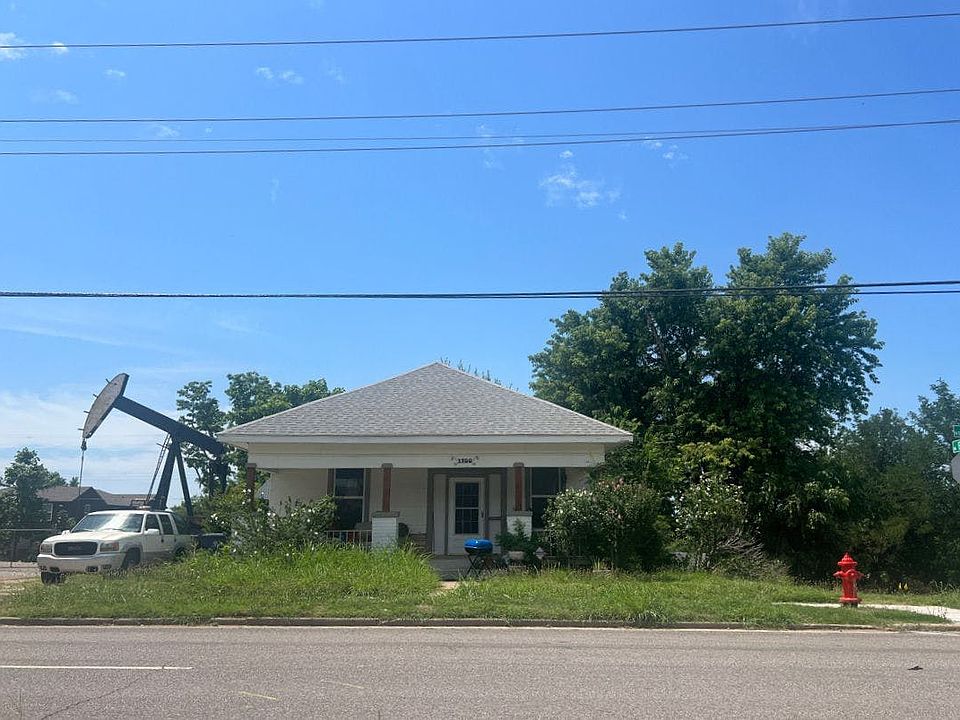 1st image of 1200 NE 8th St