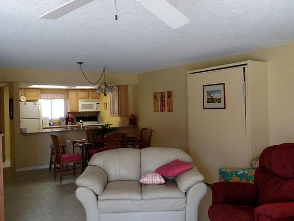 5th image of 944 S Peninsula Dr APT 107R