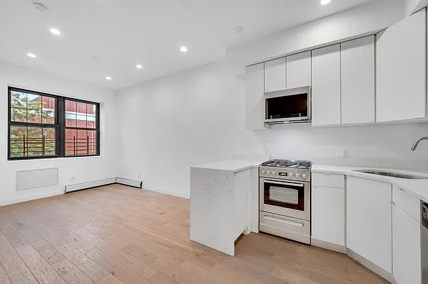 Rented by Cooper & Cooper Real Estate | media 6