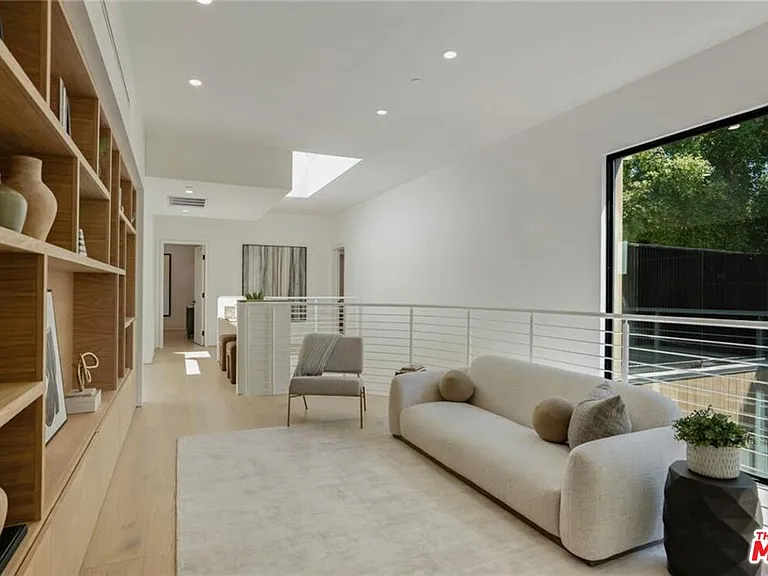 4939 Petit Ave — Photo 21