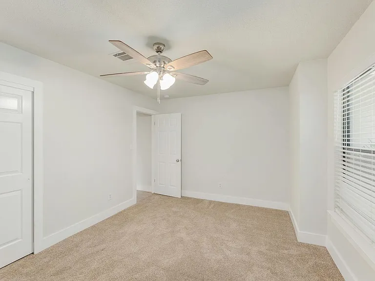 705 Catumet Dr — Photo 19