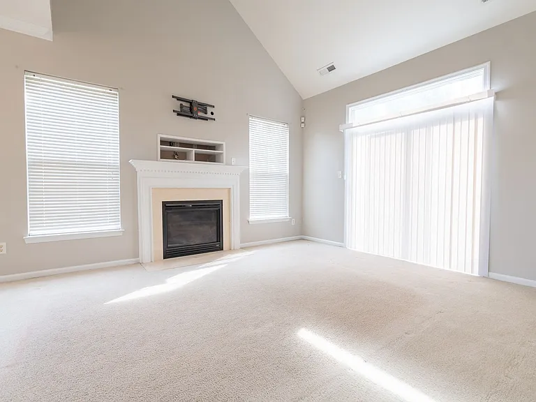 4022 Holston Ct — Photo 8