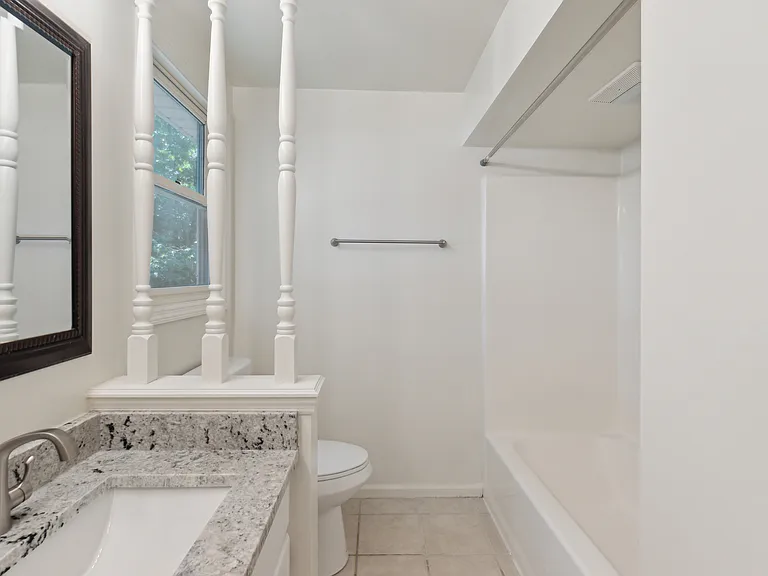 2410 Wealdstone Rd — Photo 2