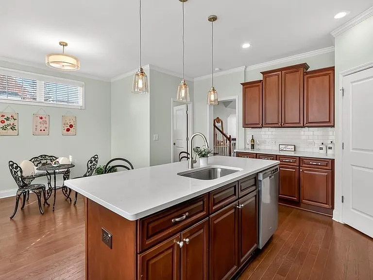 7205 Lowery Oak Dr — Photo 13