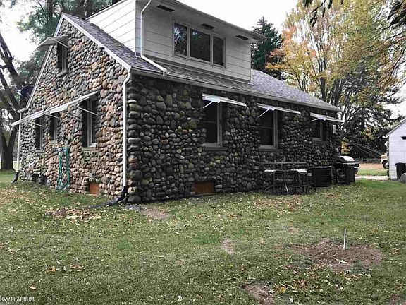 3rd image of 5550 Lapeer Rd